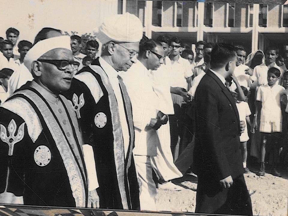 A group of men in robes

AI-generated content may be incorrect.